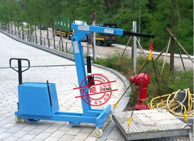點擊查看詳細信息<br>標題：華友機械移動式小吊機 閱讀次數(shù)：10040