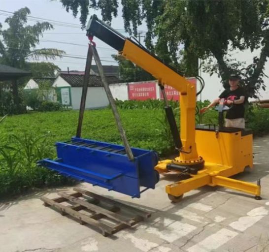點擊查看詳細信息<br>標題：移動式液壓吊機 多款液壓小吊機 閱讀次數(shù)：2073